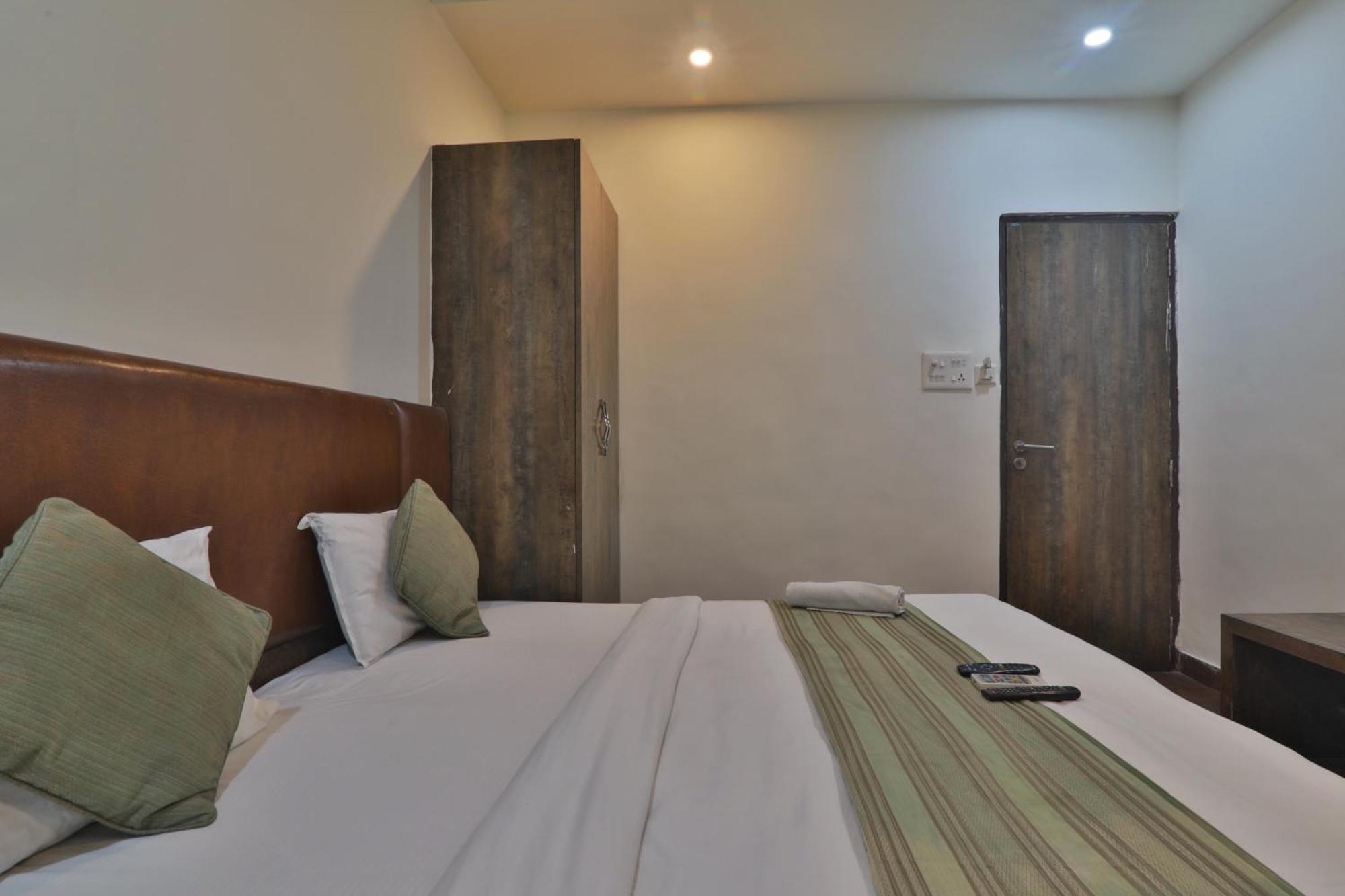 Hotel Janki Inn Sigra 2 Km From Kashi Vishwanath Dham Варанаси Экстерьер фото
